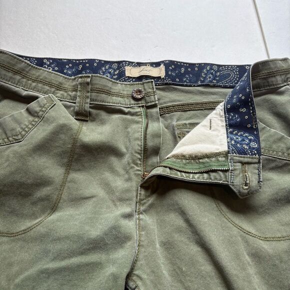 Women's Levi's Olive Green Cotton Capris Size 16 - Picture 8 of 8